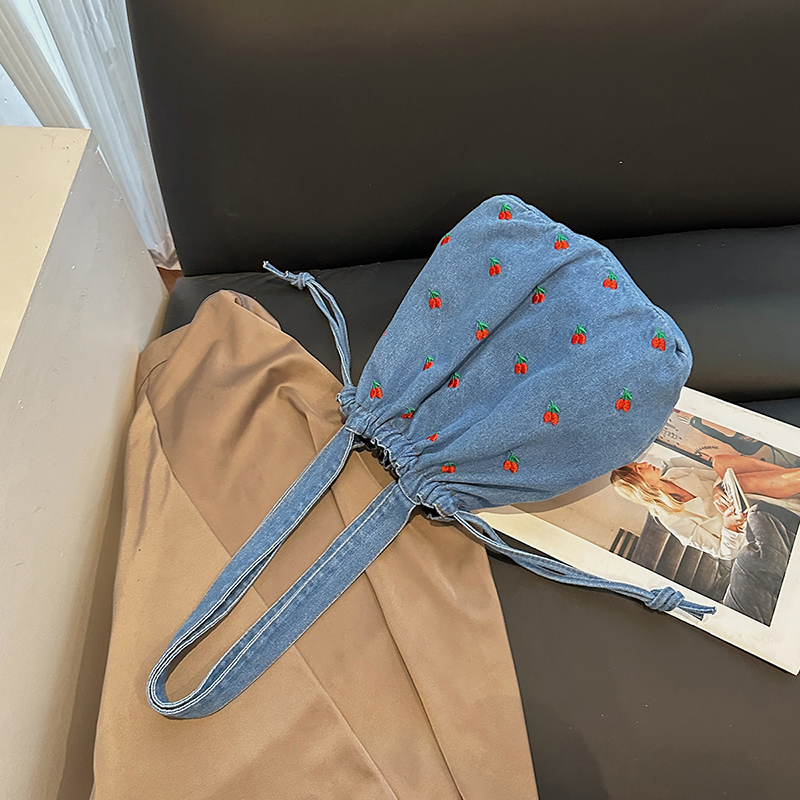 Cherry Embroidery Denim Drawst - đánh giá và giá Women Bags Jeans